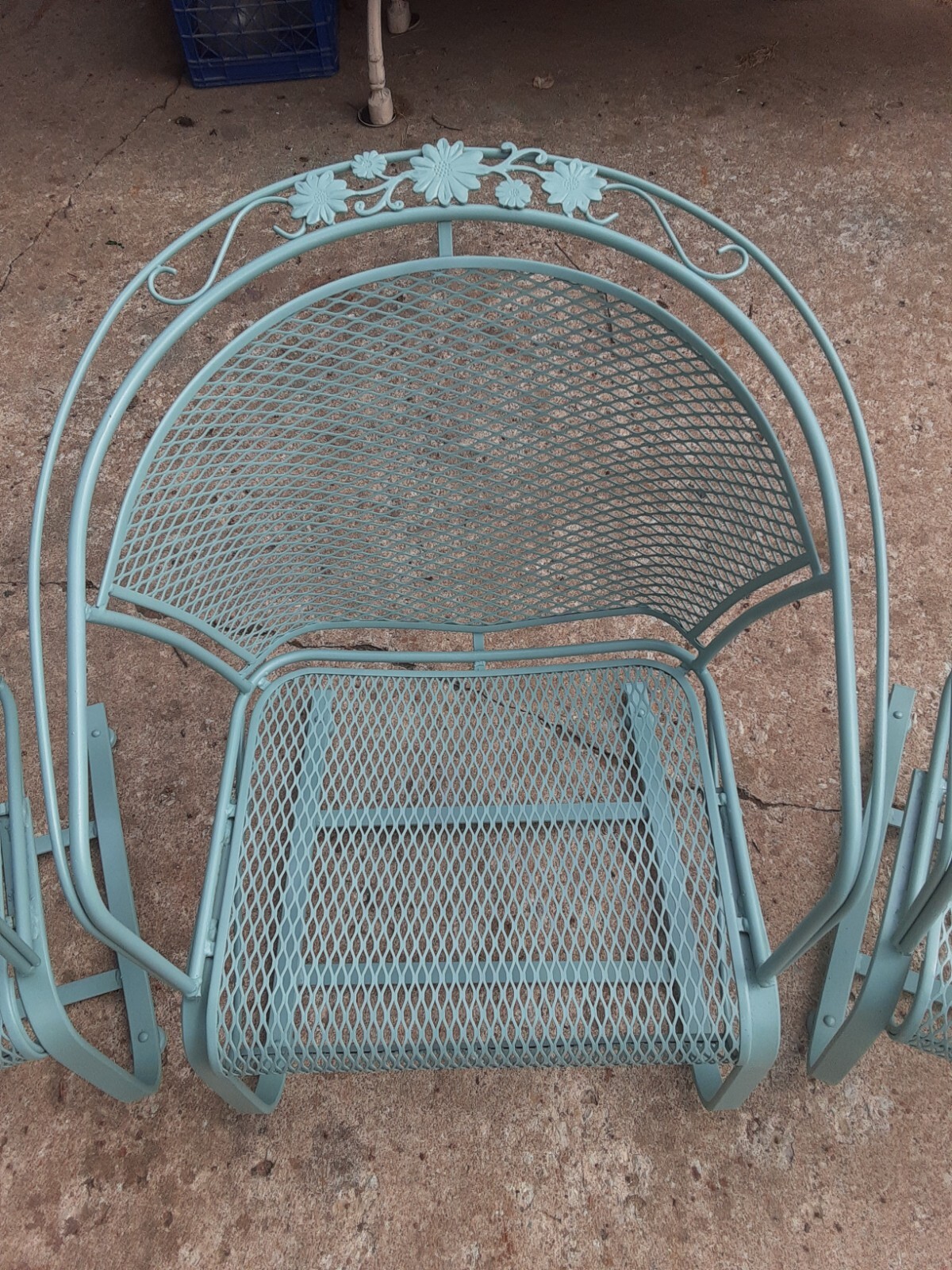 LOT OF 3 VINTAGE ROUND BACK PATIO SPRING CHAIRS, LOCAL PCKUP ONLY!!