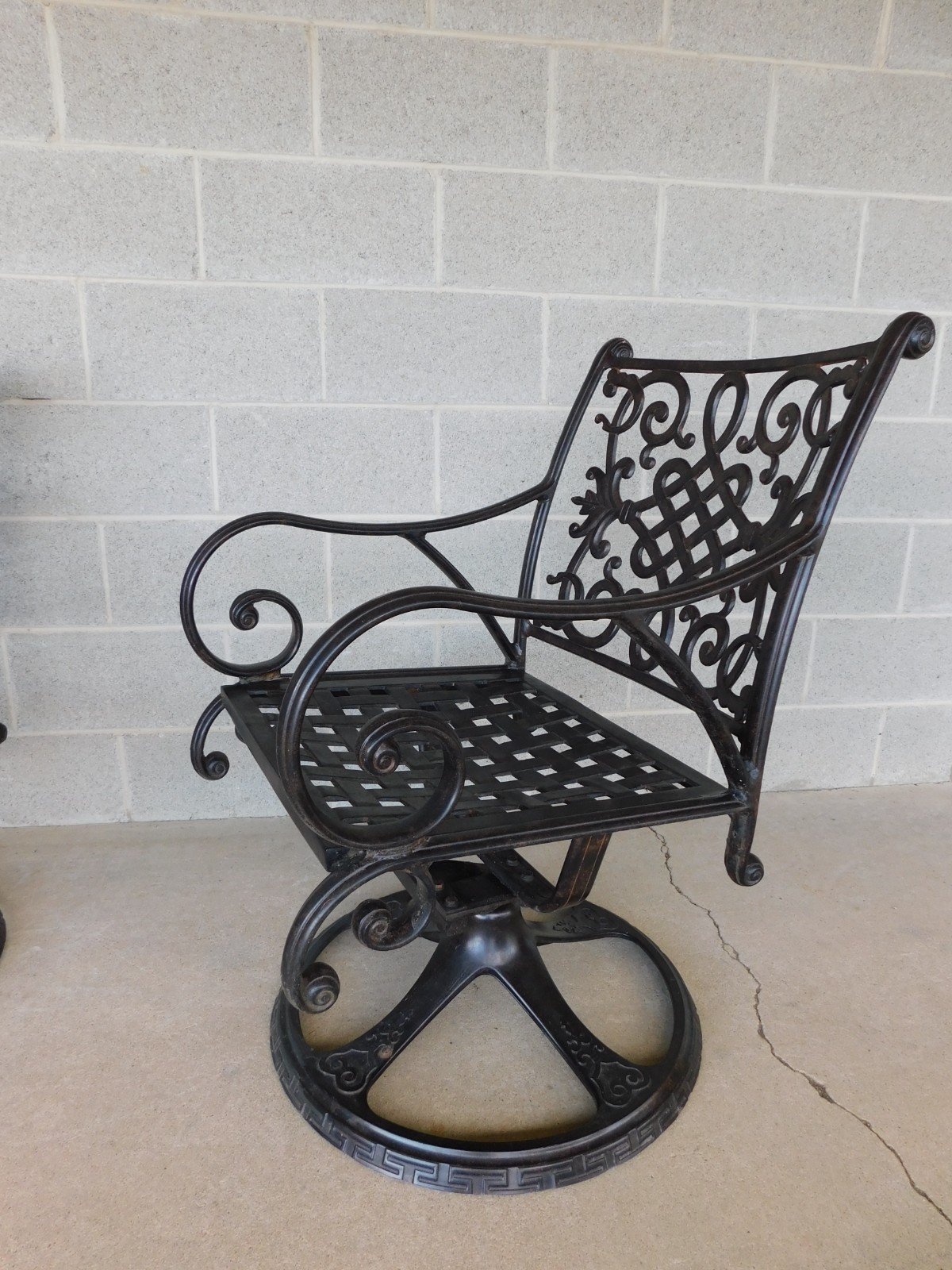 Cast Classics Bronze Color Aluminum Swivel Rocking Arm Chairs – Set of 6