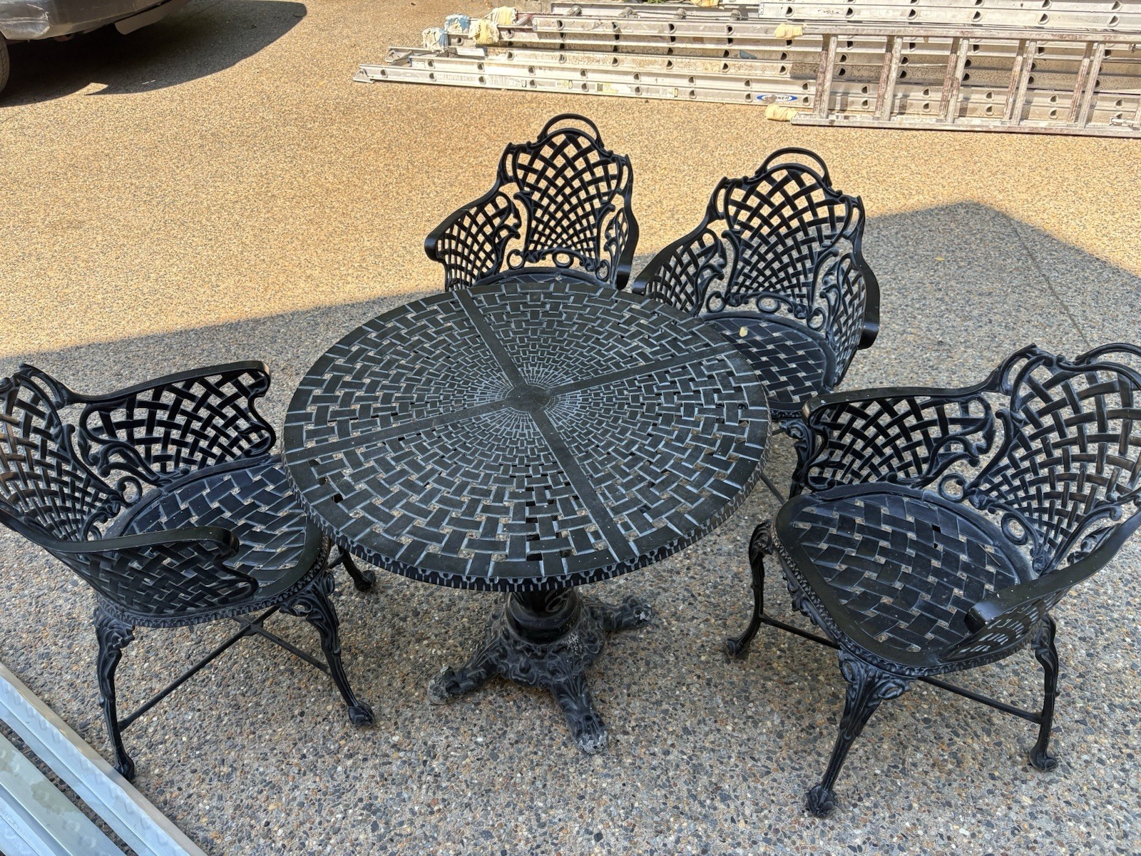 Black Metal Round Patio Dining Set 5-Piece Basketweave Table & 4 Chairs