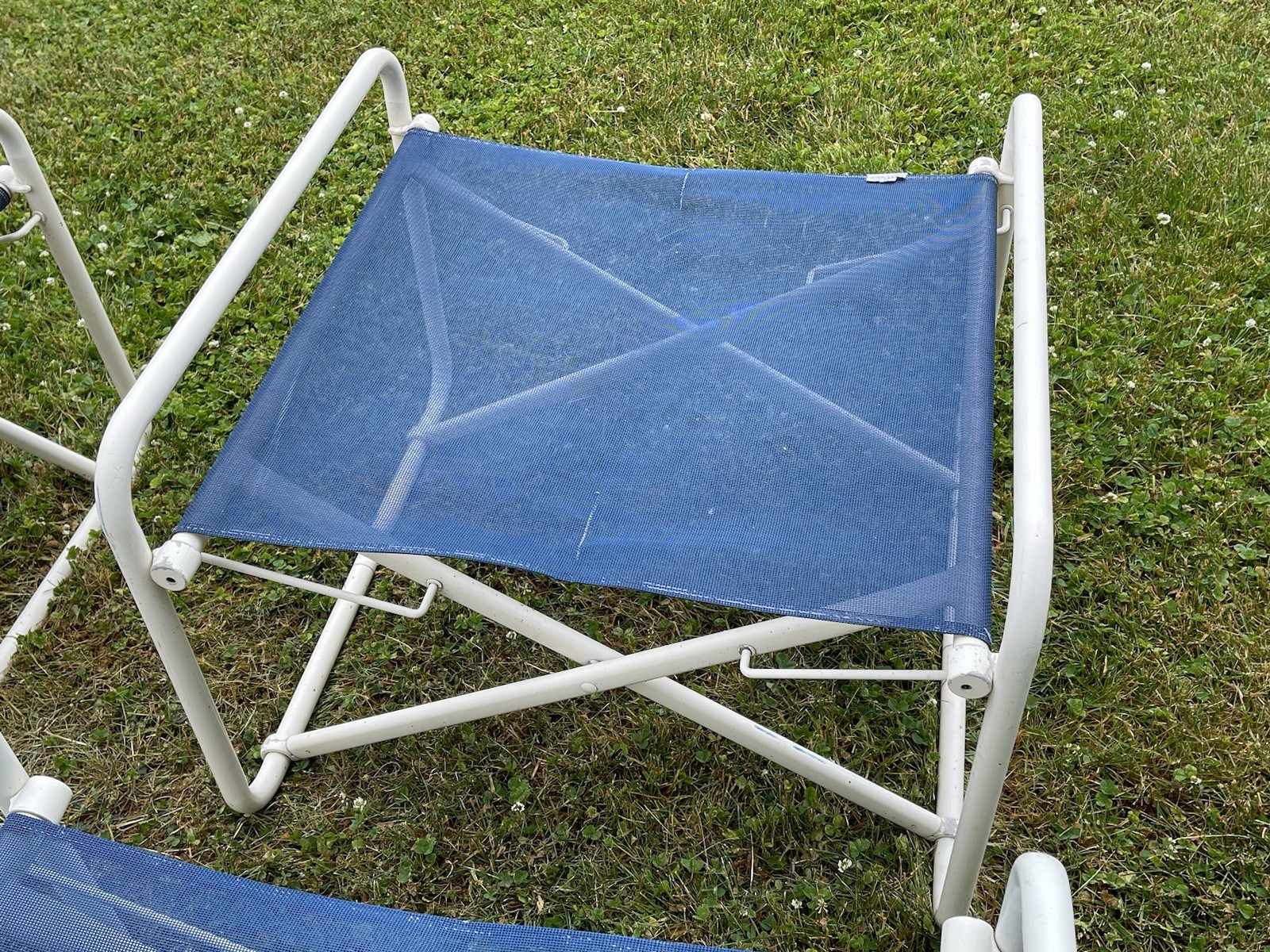 Brown Jordan Nomad Director 4 Piece Patio Chair Set — Vintage Folding Blue White