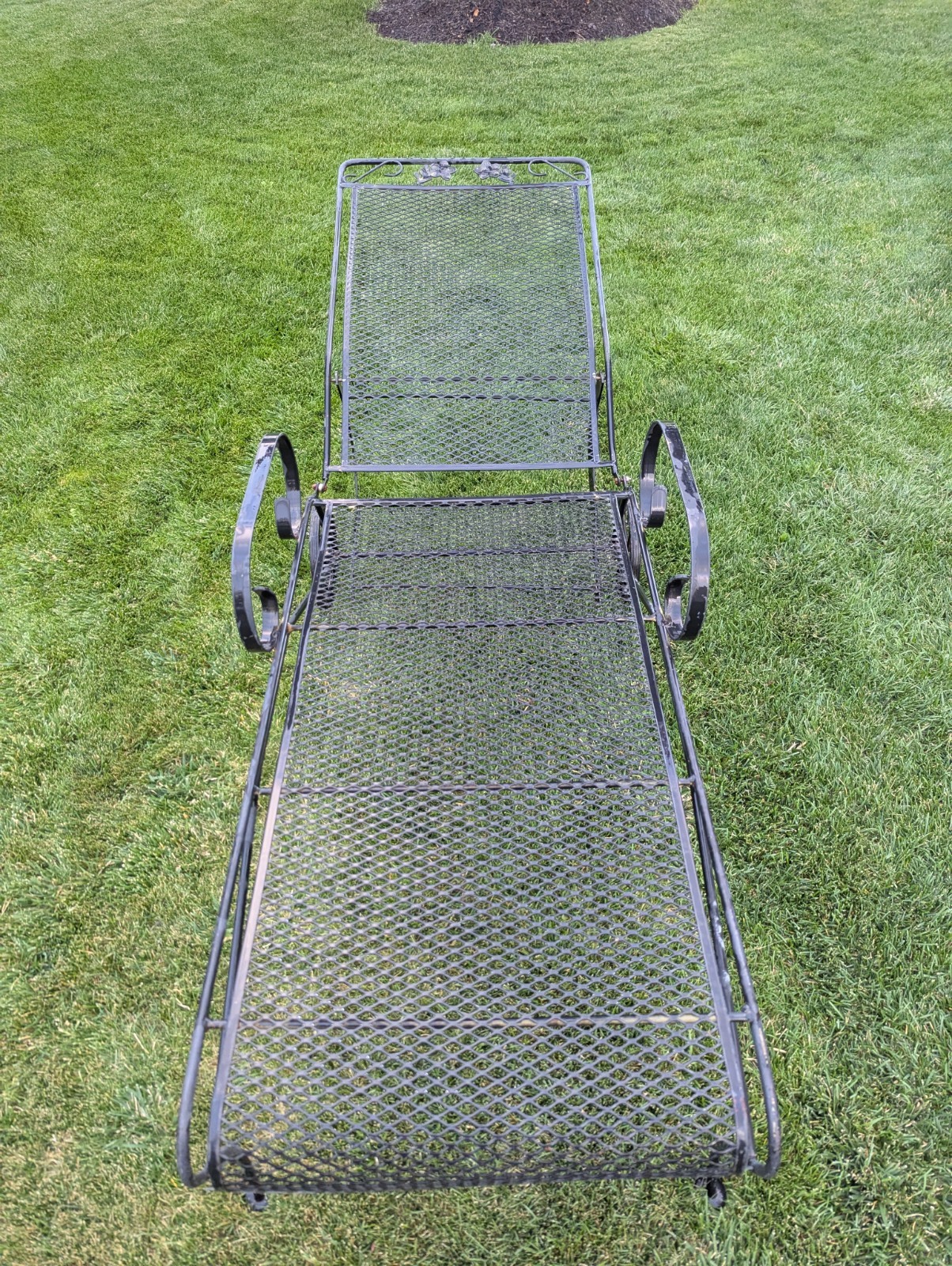 Vintage Wrought Iron Chaise Lounge Chair Patio Furniture Adjustable