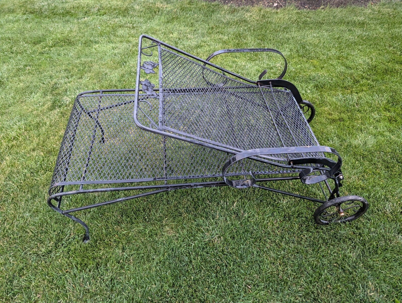 Vintage Wrought Iron Chaise Lounge Chair Patio Furniture Adjustable