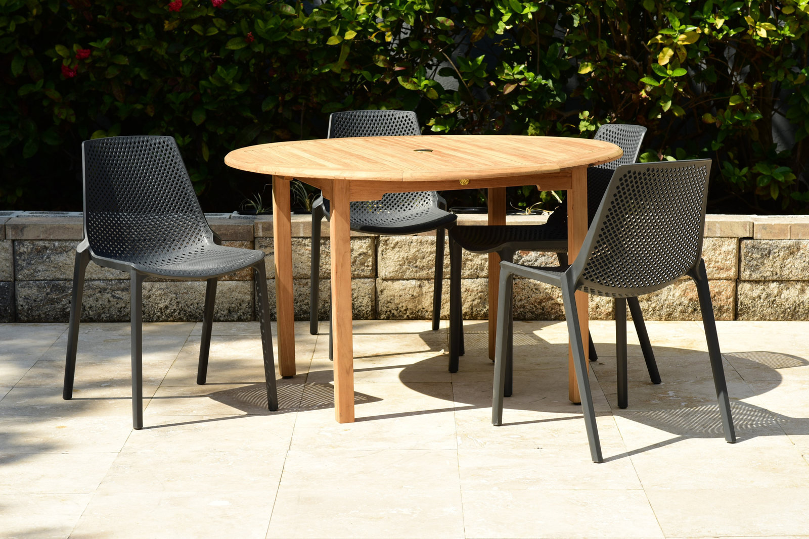 Amazonia Gipcy 5-Piece Outdoor Dining Set | Teak | Grey Chairs