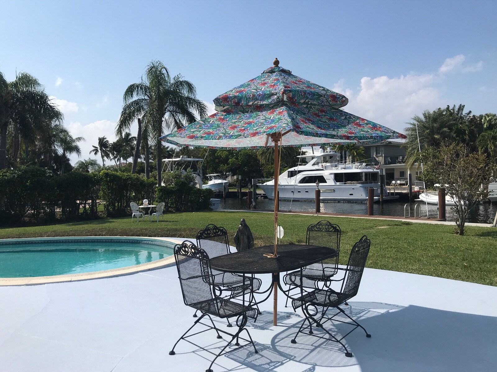 Umbrella/Parasol for Patio Table,  BEAUTIFUL Design & Print  Great for FL Sun!