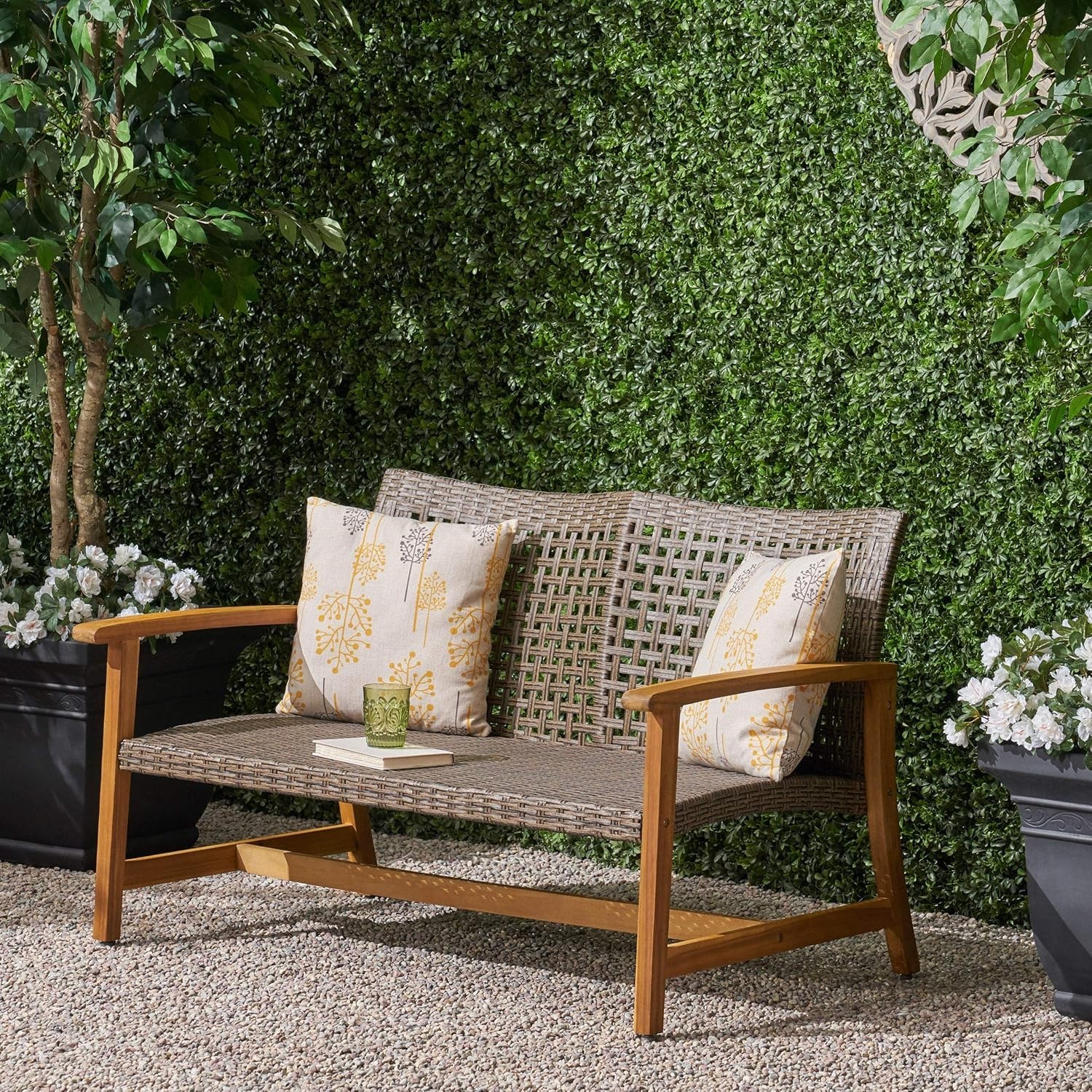 Cozy Wicker Loveseat for Two – Weather-Resistant Outdoor Seating