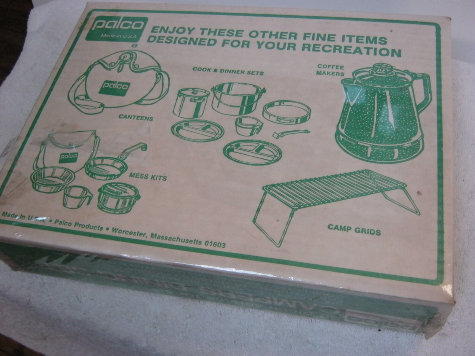 Vintage Palco 30 Piece Reusable Campers Dining Set ” New ” In Box, Must See