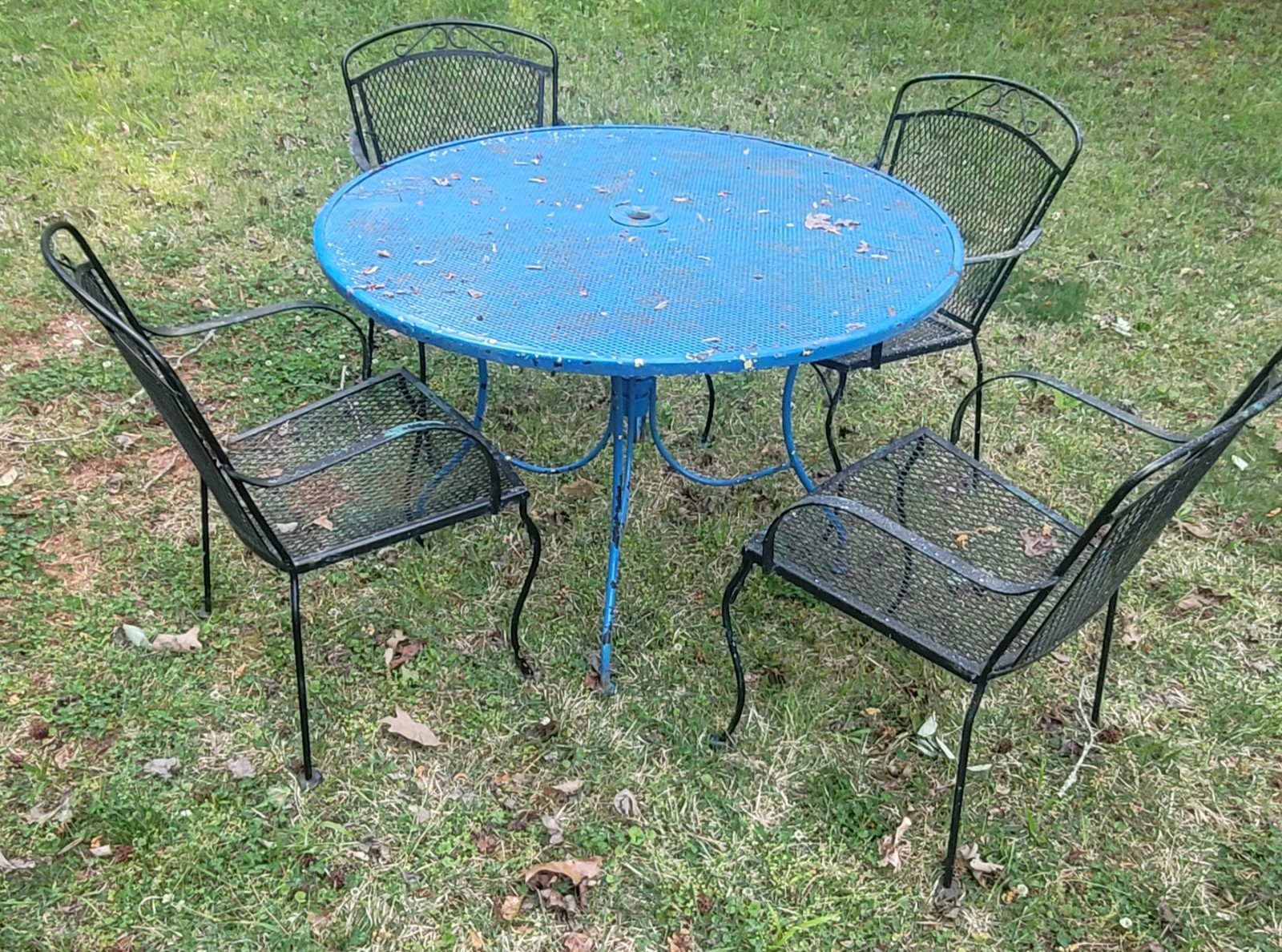 5pc Vintage Black & Blue Wrought Iron Patio Set Table & 4 Barrel Back Chairs
