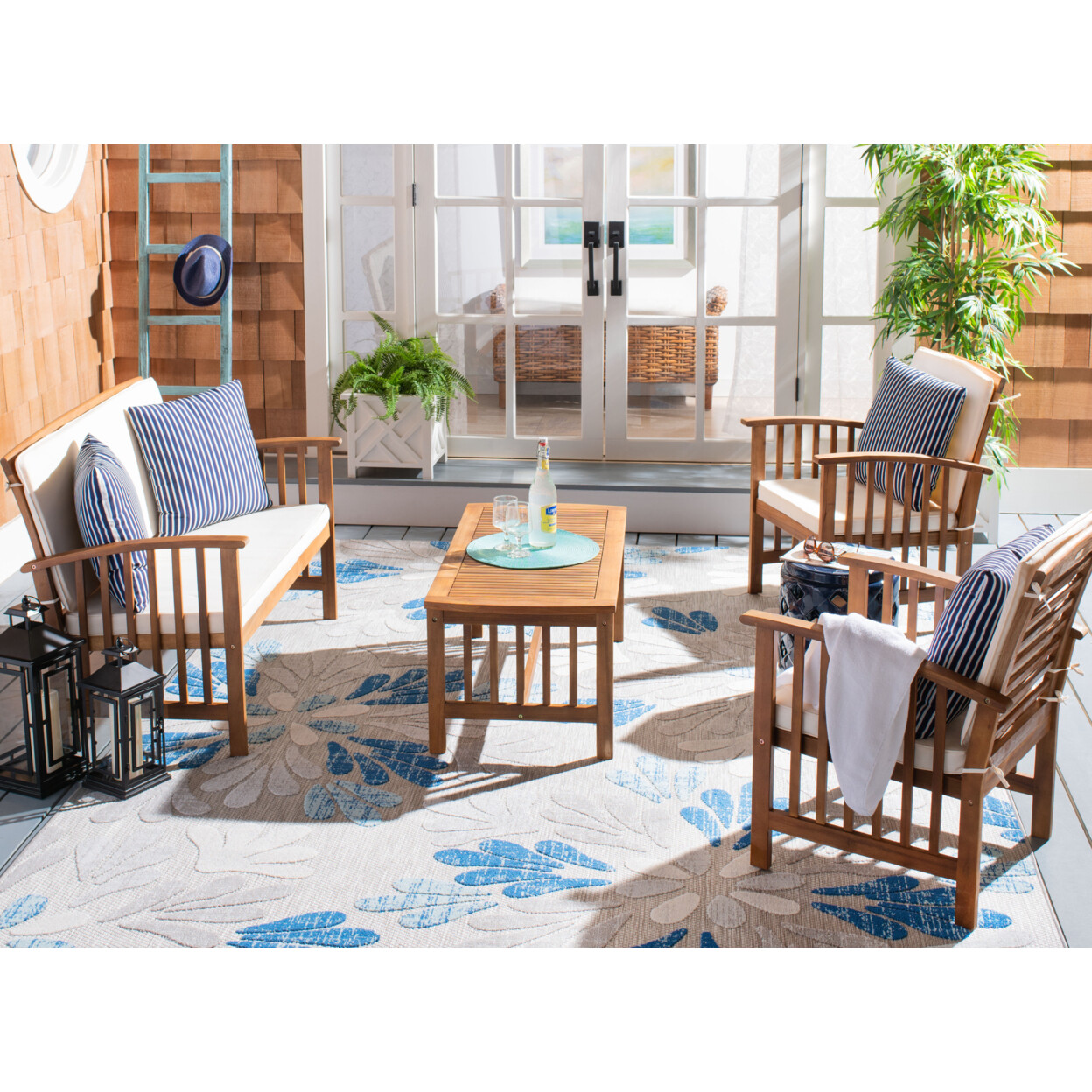 SAFAVIEH Outdoor Collection Rocklin 4-Piece Set | Natural/Beige/Navy White |