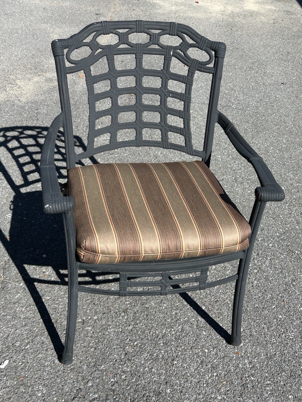 Beautiful Cast Aluminum Patio Set Table And 6 Chairs**