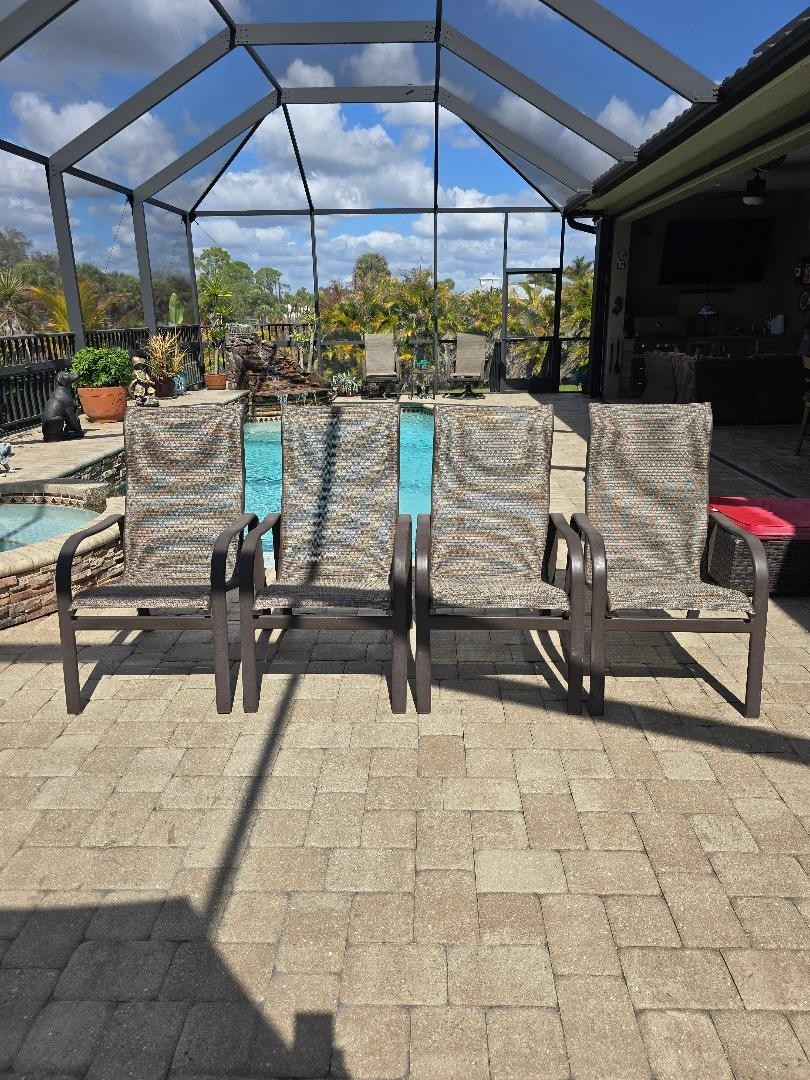 Outdoor patio chairs (4) for dining table