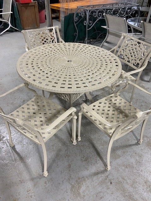 CAST ALUMINUM PATIO DINING SET
