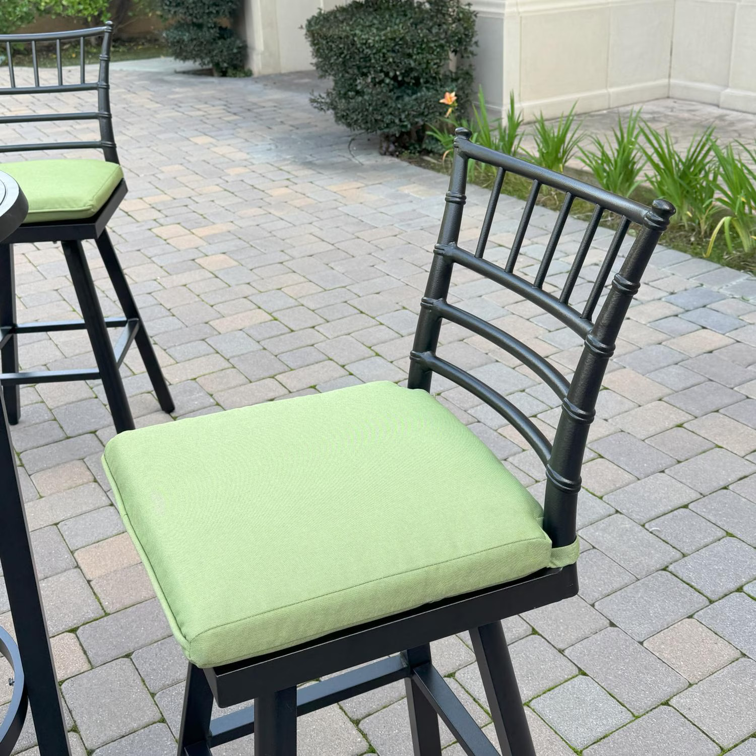 Bella Aluminum 3 Pc Patio Bar Set 30-in Round Bar Table in Green by Darlee