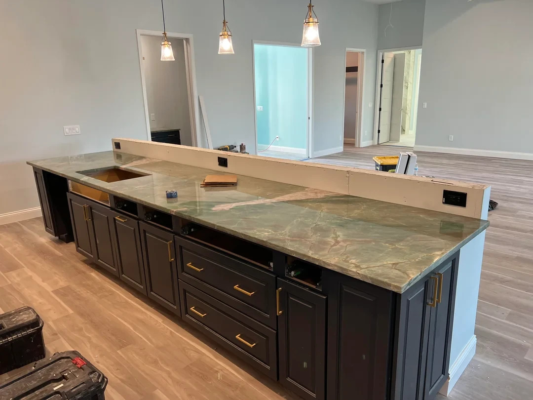 Luxury Onyx Countertop – Natural Stone Slab, Custom Kitchen & Bathroom Surface