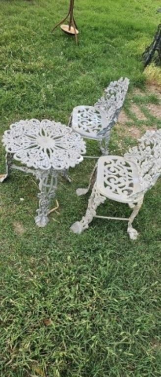 Vintage cast metal table with 2 chairs