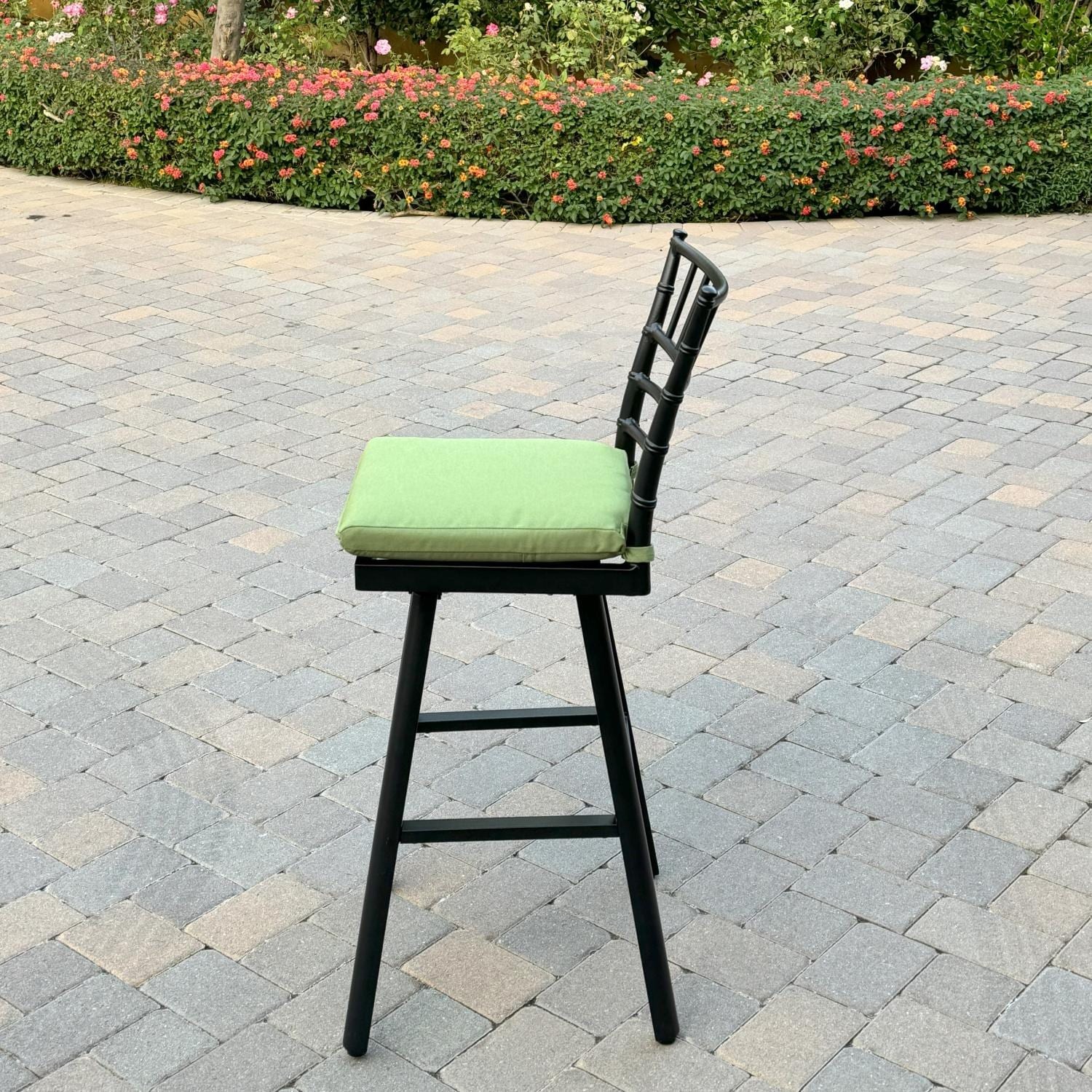 Bella Aluminum 3 Pc Patio Bar Set 30-in Round Bar Table in Green by Darlee