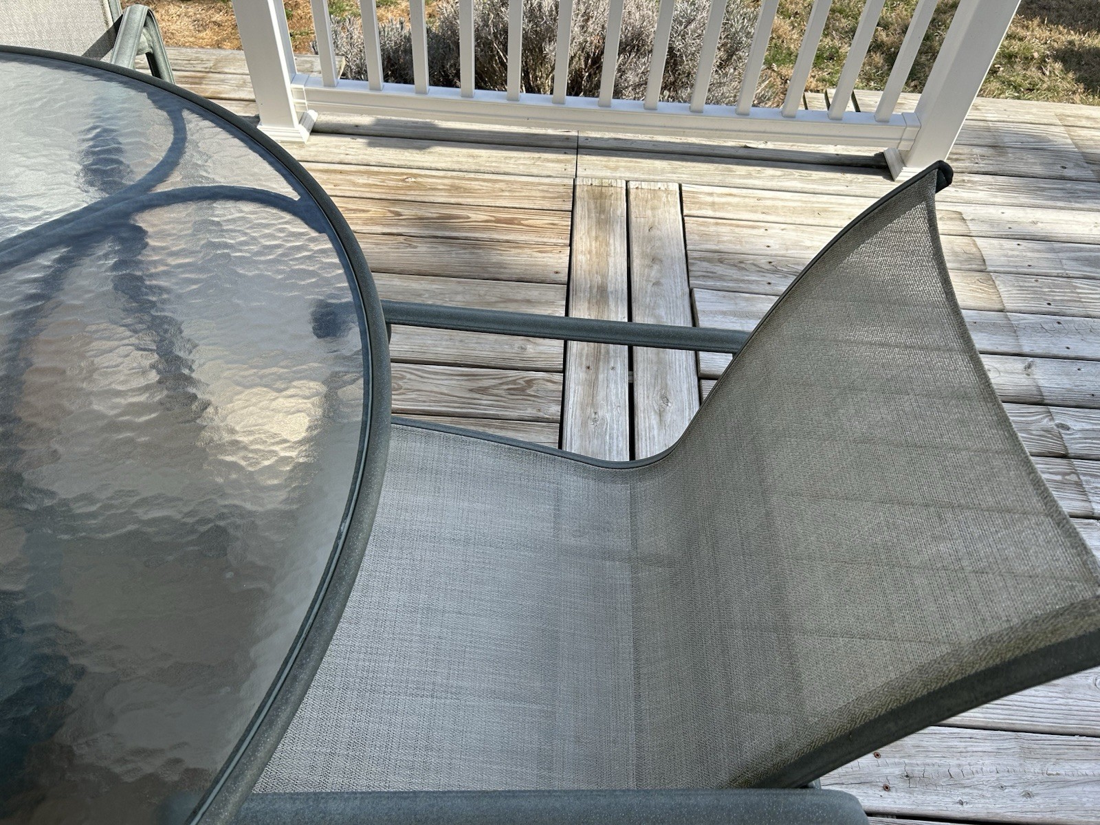 Brown Jordan Round Glass Patio Table 60 Inch, with 5 Chairs (green) Aegean
