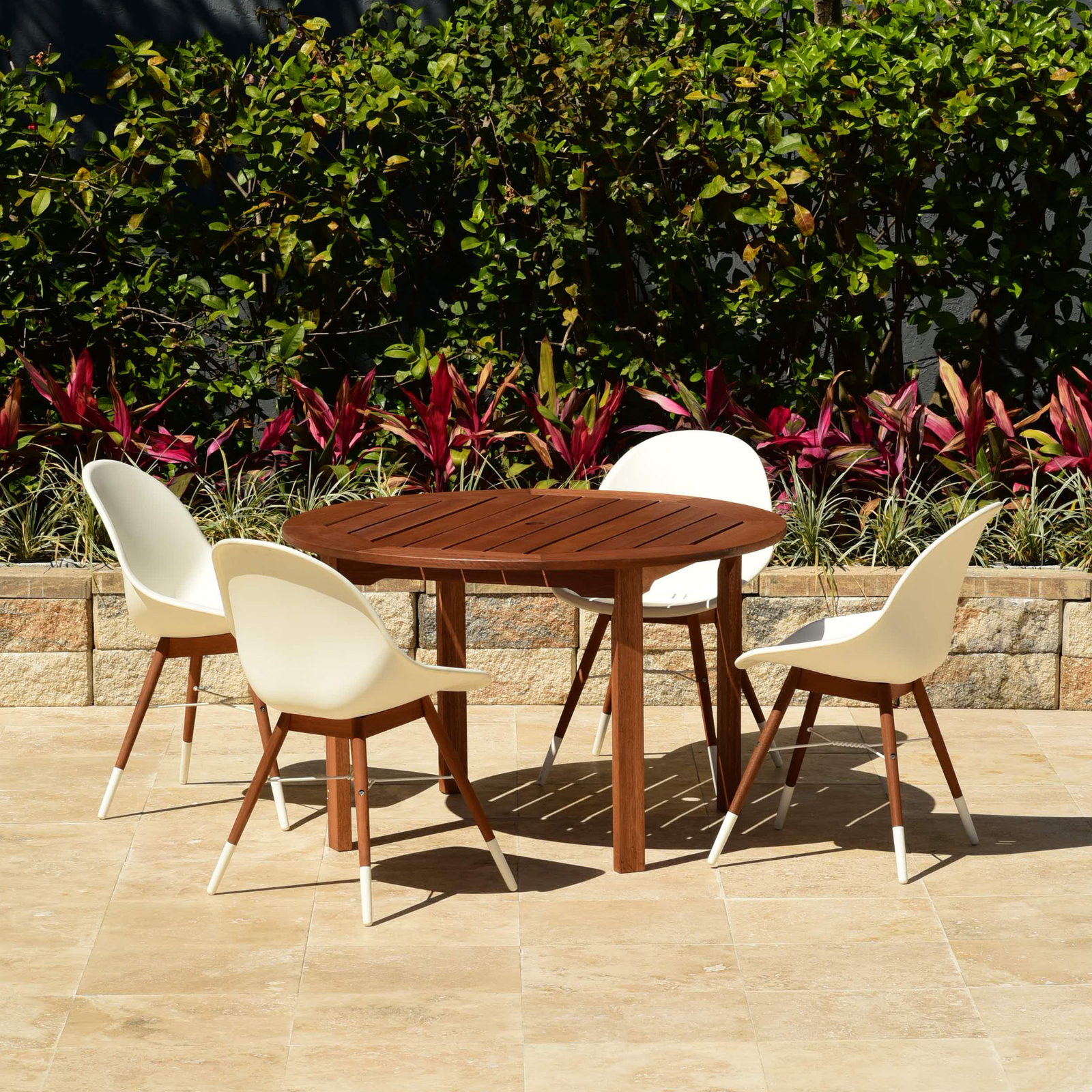 Amazonia Rix 5-Piece Outdoor Dining Set | Eucalyptus | White Chairs