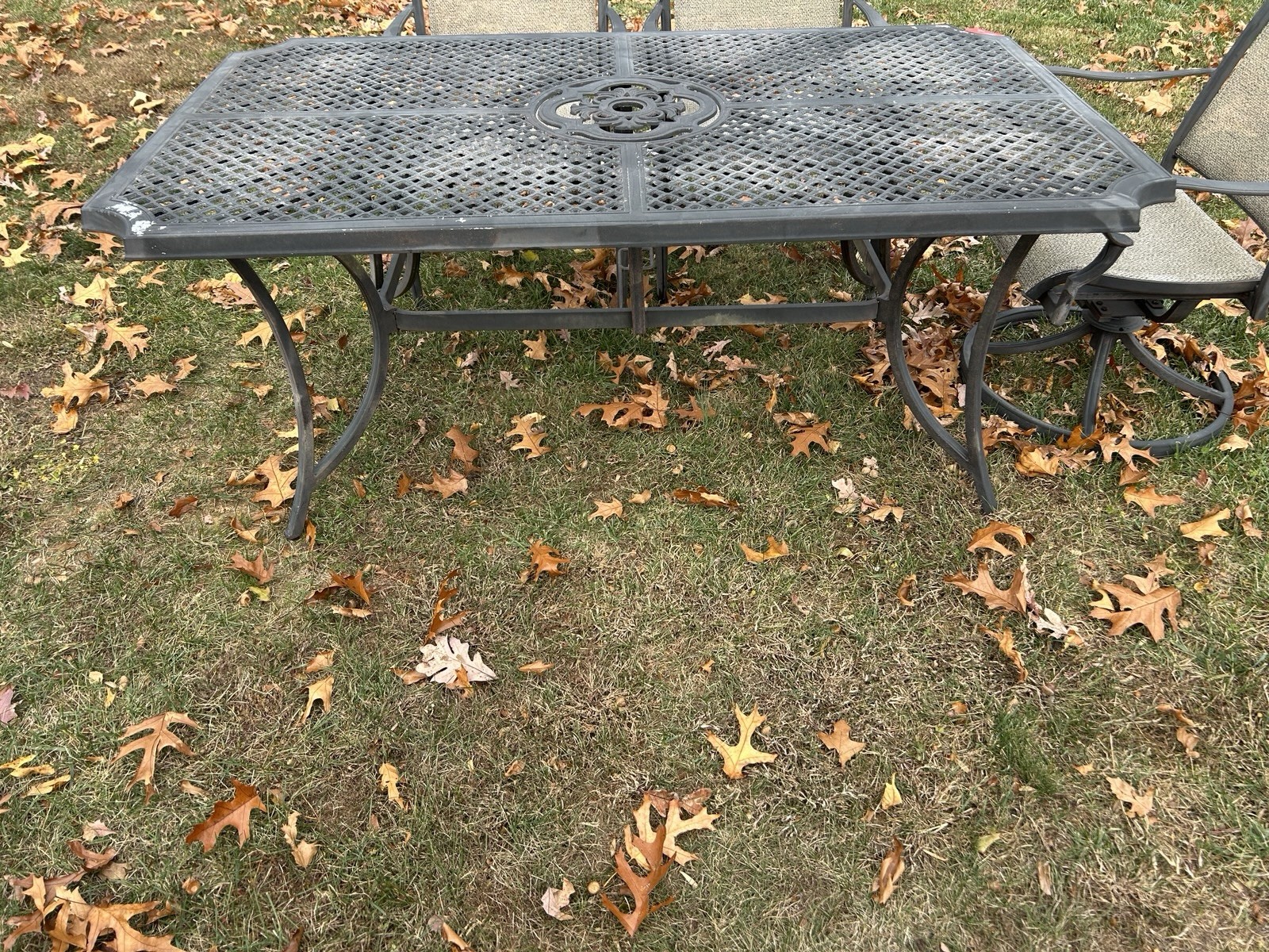 Aluminum Patio Set Table And 6 Chairs *