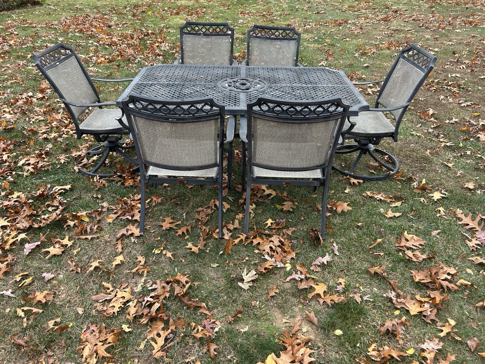 Aluminum Patio Set Table And 6 Chairs *