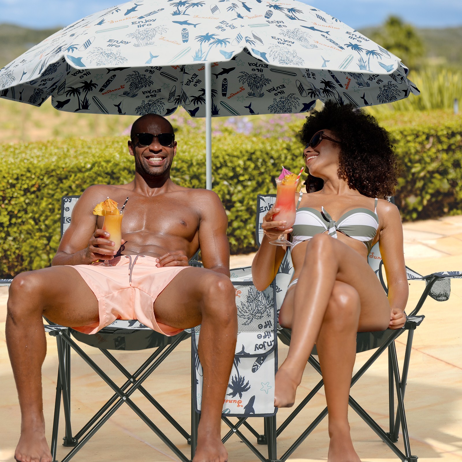 ❄️FREE SHIPPING!❄️2 Foldable Outdoor Chairs & Umbrellas 4 Camping or Tailgating!