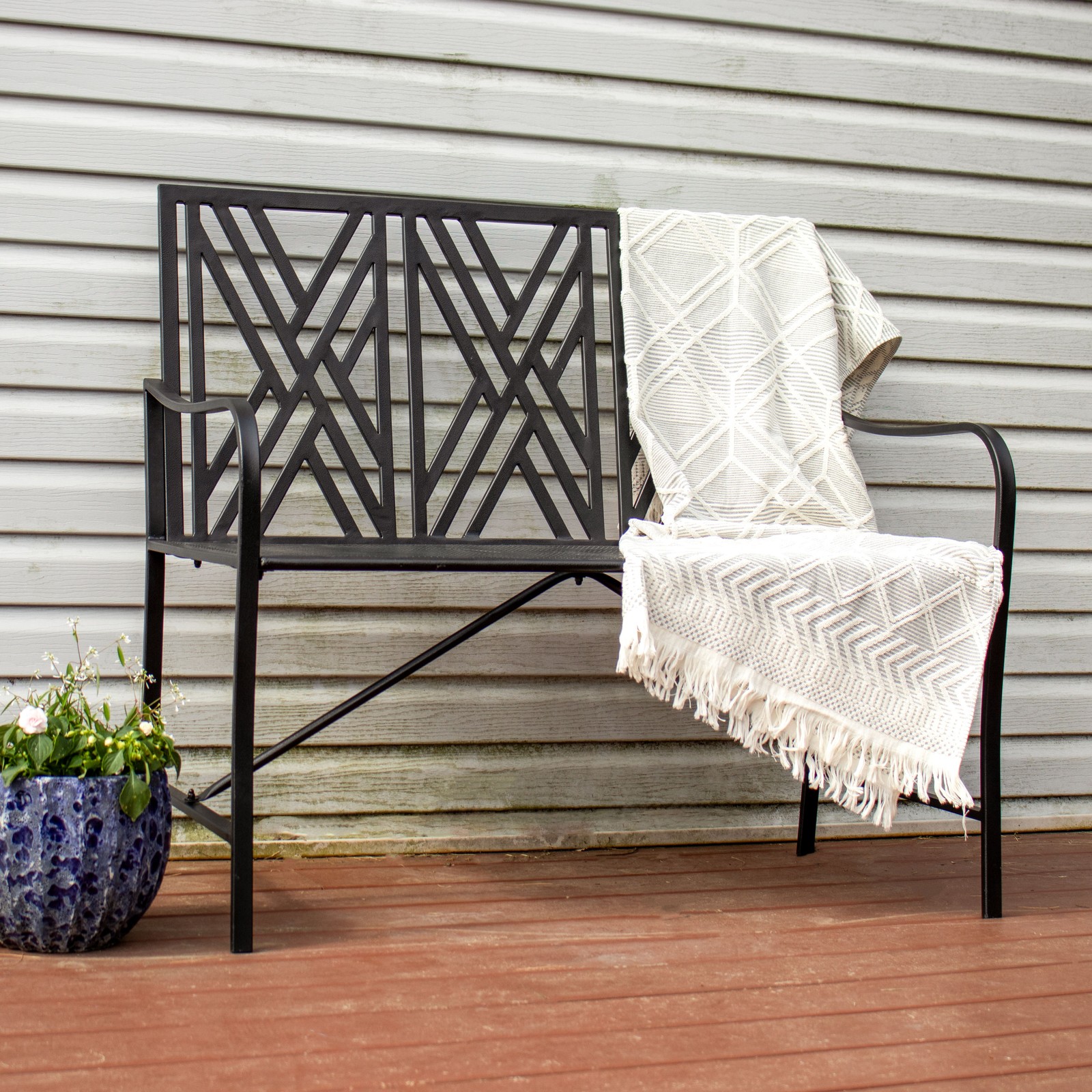 2-Person Geometric Lattice Iron Outdoor Garden Bench – Black by Sunnydaze