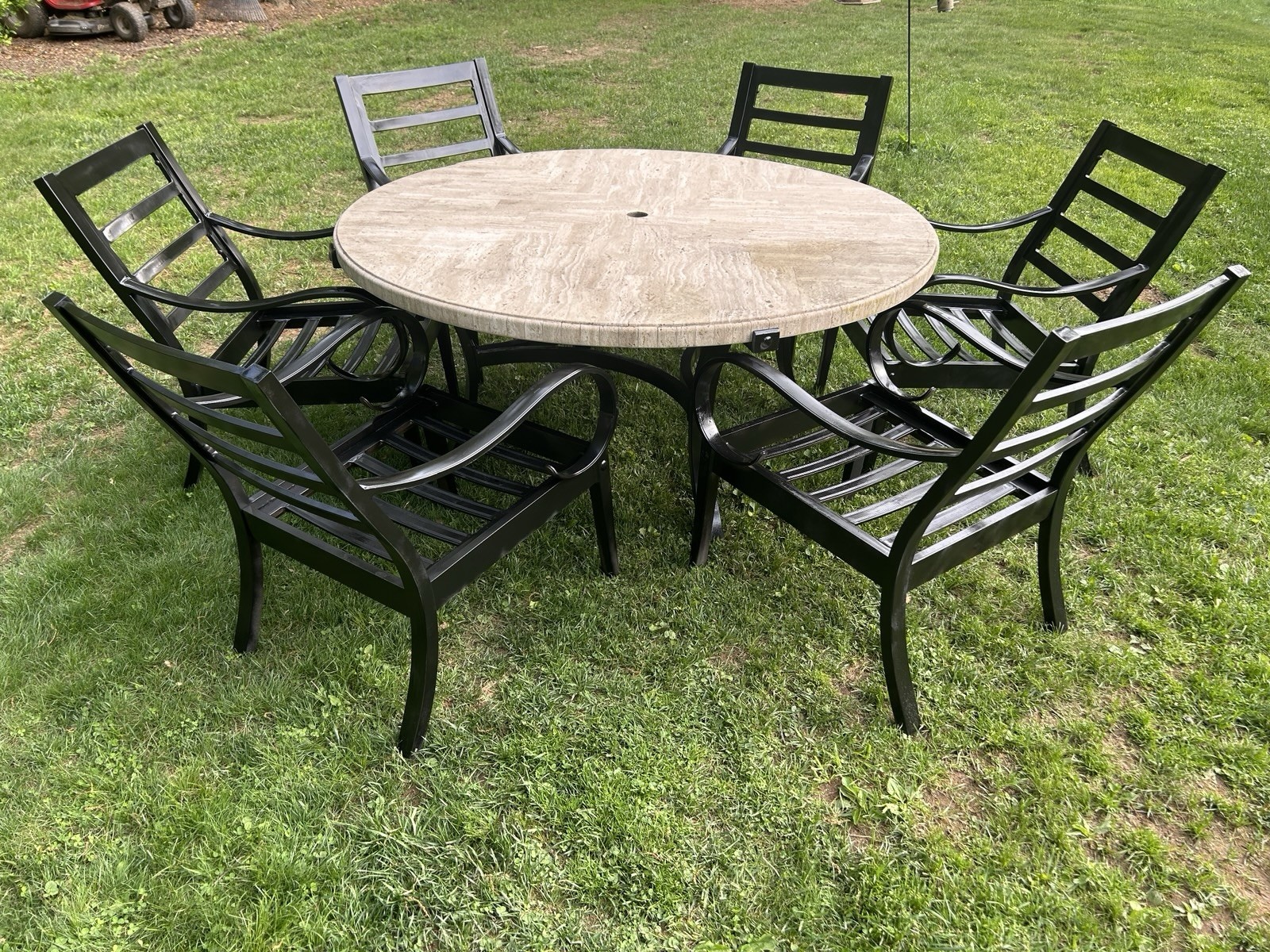 Beautiful Faux Stone Top Table With 6 Chairs