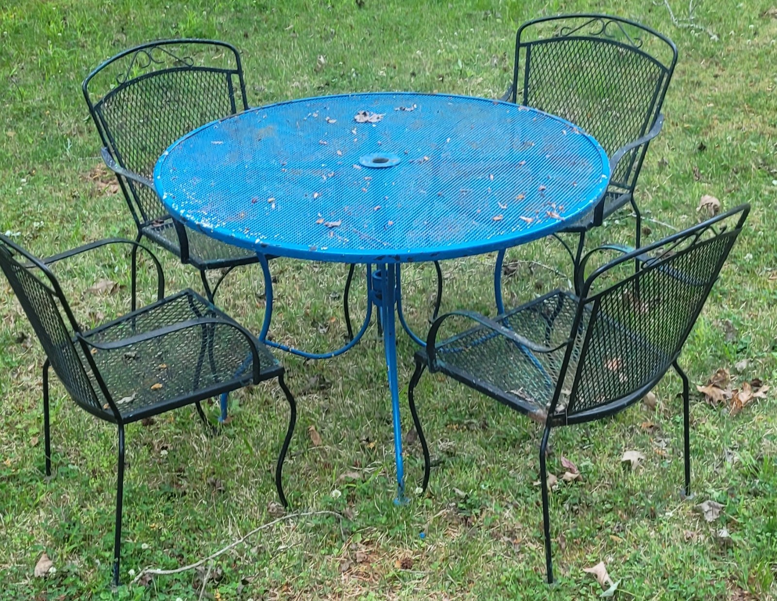 5pc Vintage Black & Blue Wrought Iron Patio Set Table & 4 Barrel Back Chairs