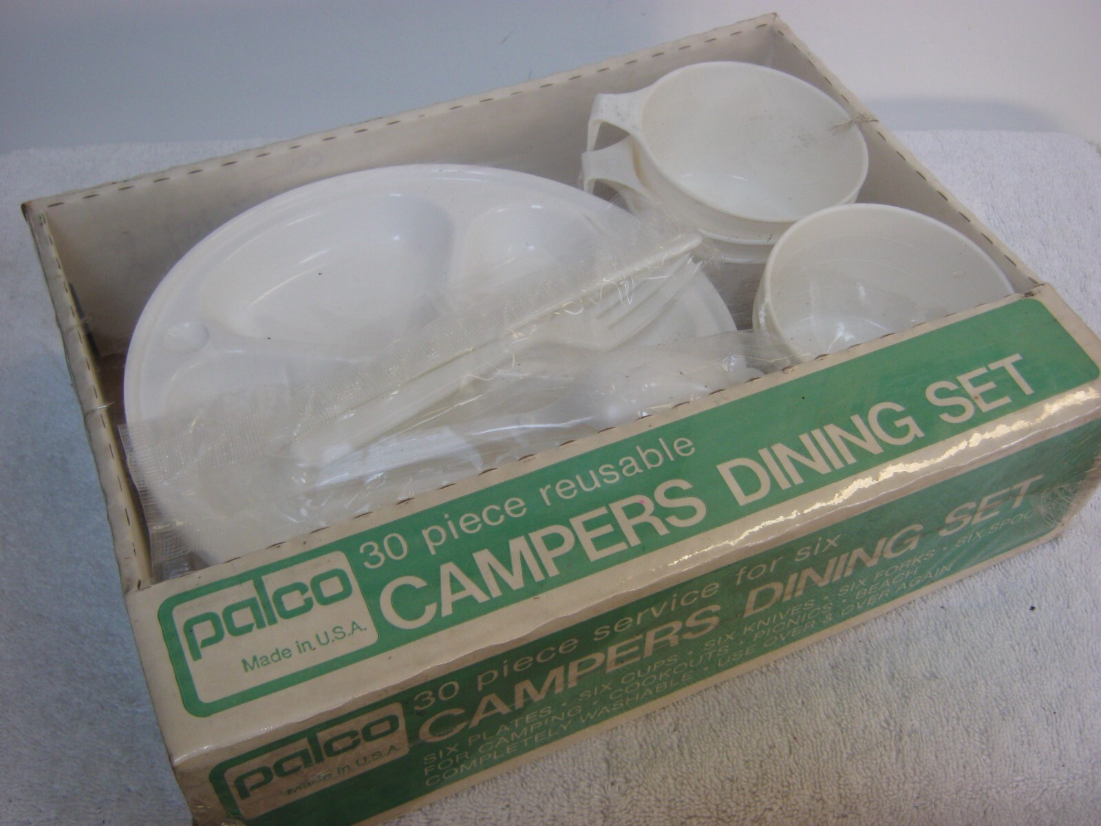 Vintage Palco 30 Piece Reusable Campers Dining Set ” New ” In Box, Must See
