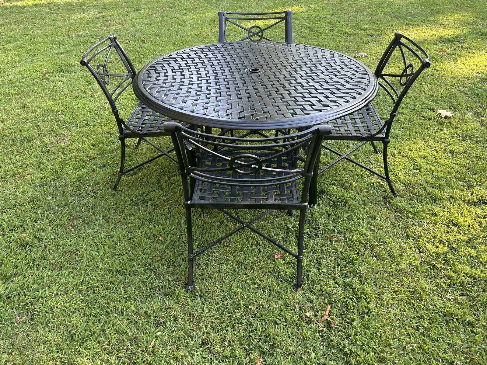 Heavy Decorative Cast Aluminum Patio Set 2 Tables And 6 Chairs *****