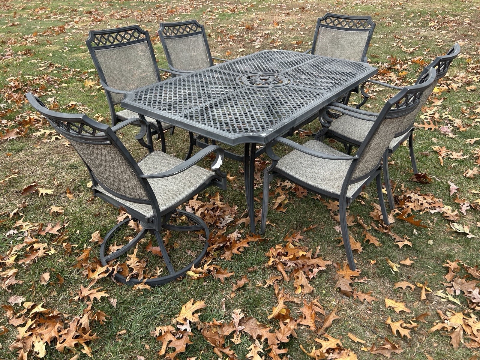 Aluminum Patio Set Table And 6 Chairs *